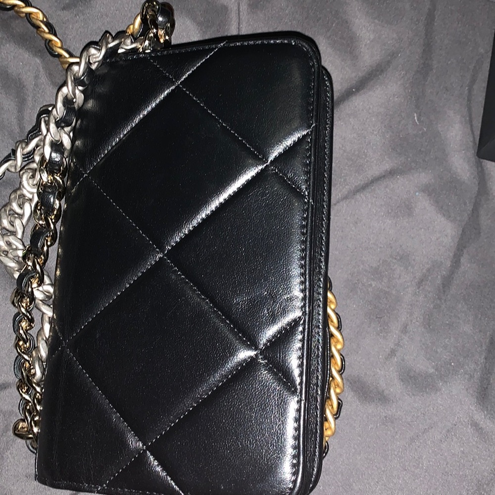 Authentic Chanel - Picture 9 of 12